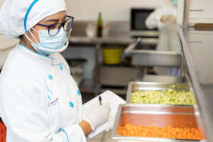 Nutritionist supervising food