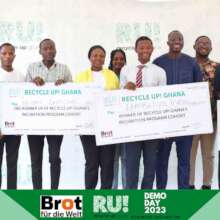 Winners of Demo Day 2023 with RUG Project Leaders