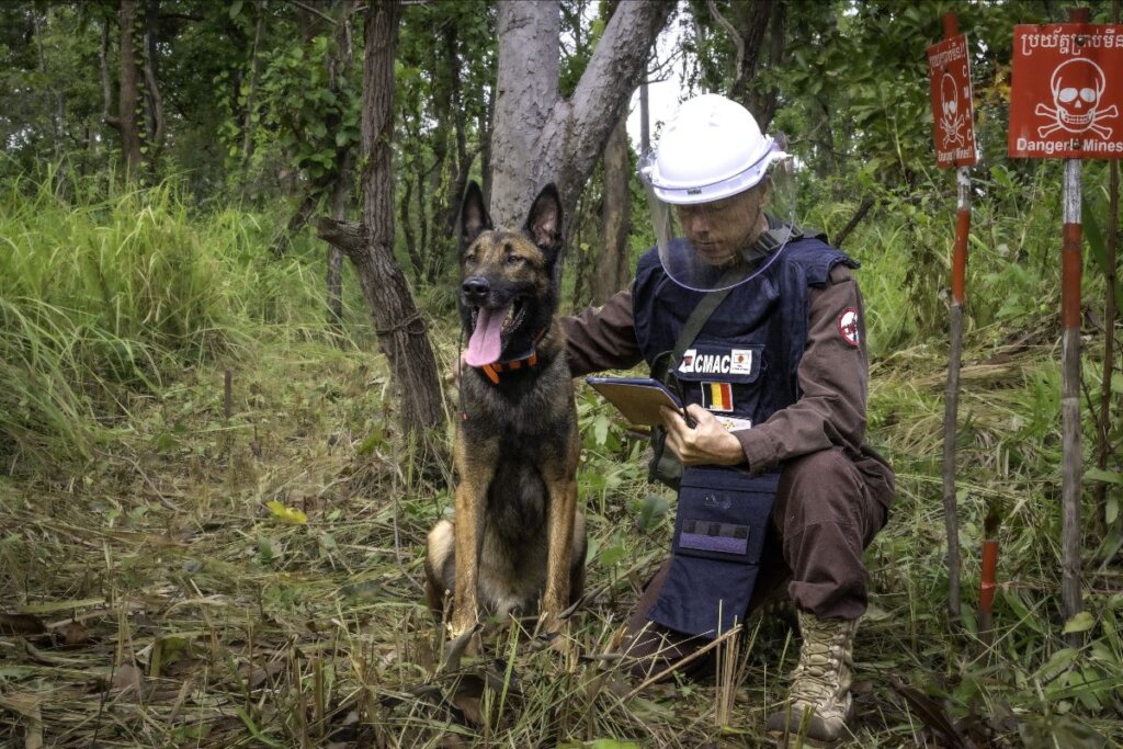 HeroDOG Kim and handler