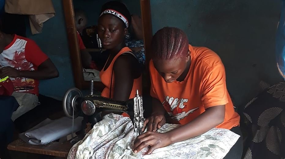 Restore the livelihoods of 400 slum Liberian women