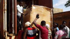 Unloading new loom in Niamey