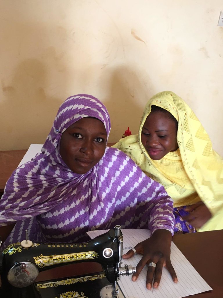 Start Weaving School in Niger