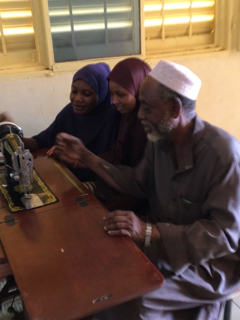 Start Weaving School in Niger