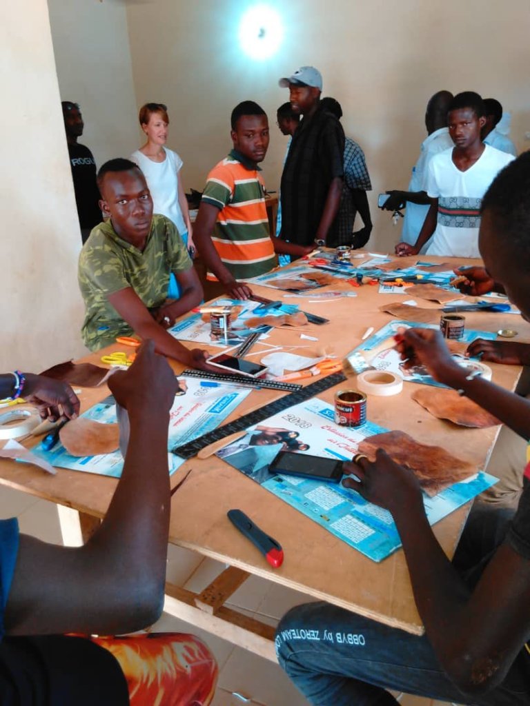 Start Weaving School in Niger
