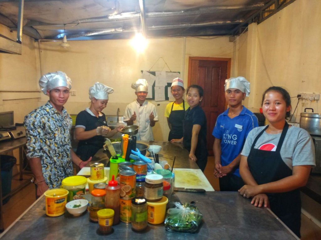 Emergency respond to COVID-19 (Le Tonle Training)