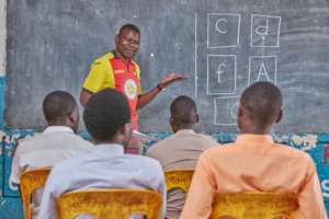Training a group of Literacy Support Teachers