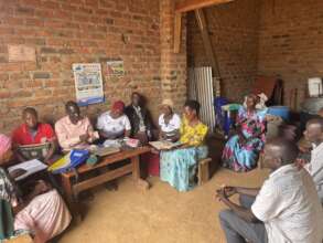 Agaaliwamu Farmers group at their weekly meeting