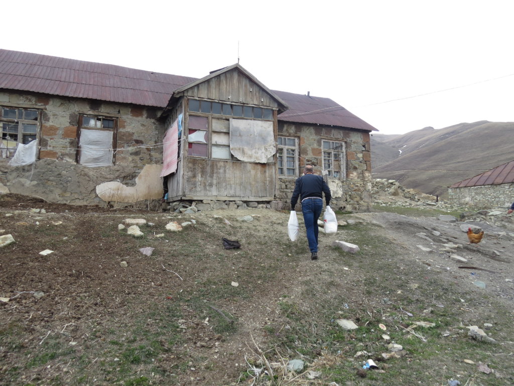 Emergency Relief Packs for 700 Families in Armenia
