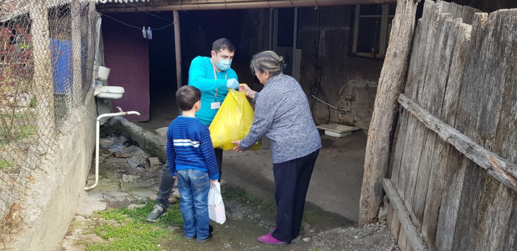Emergency Relief Packs for 700 Families in Armenia