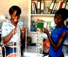 YWI Craft Making:  Paper Beads