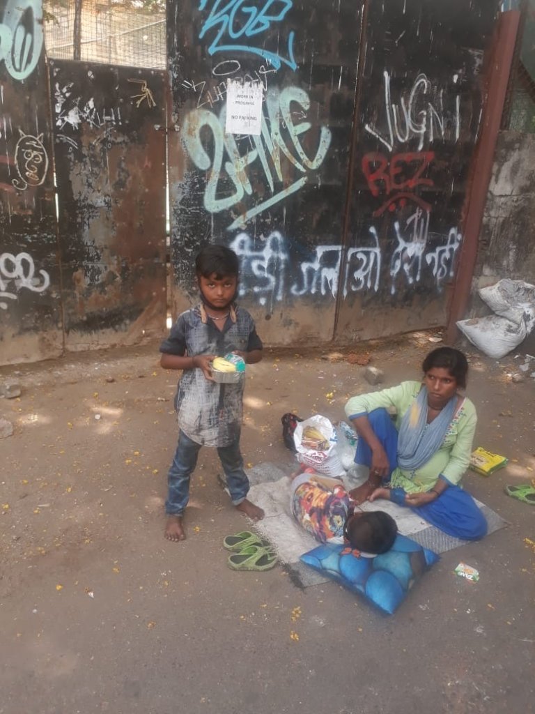 Covid-19: Food for street children in Mumbai