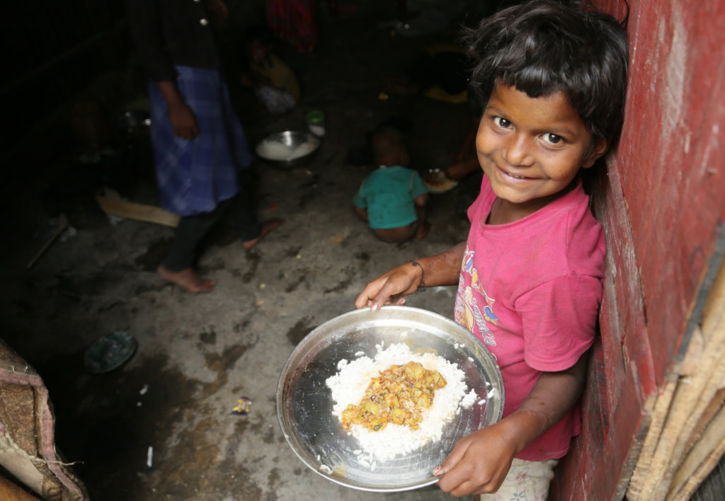 Covid-19: Food for street children in Mumbai