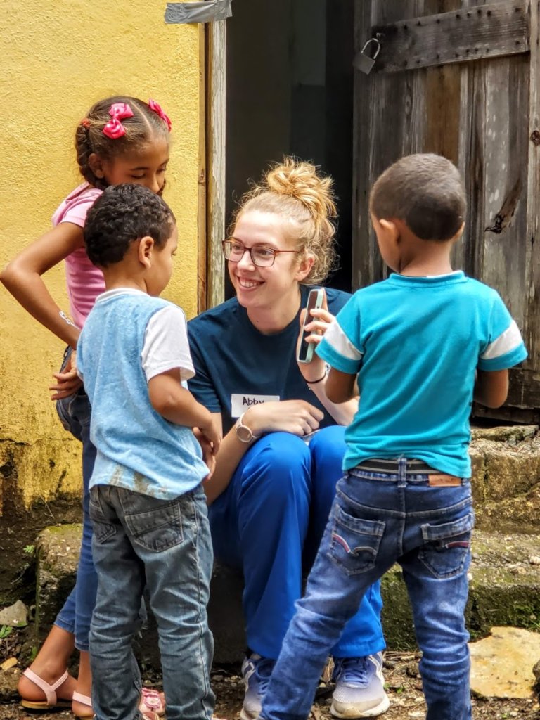 Bring Life Saving Healthcare to 1000+ Dominicans
