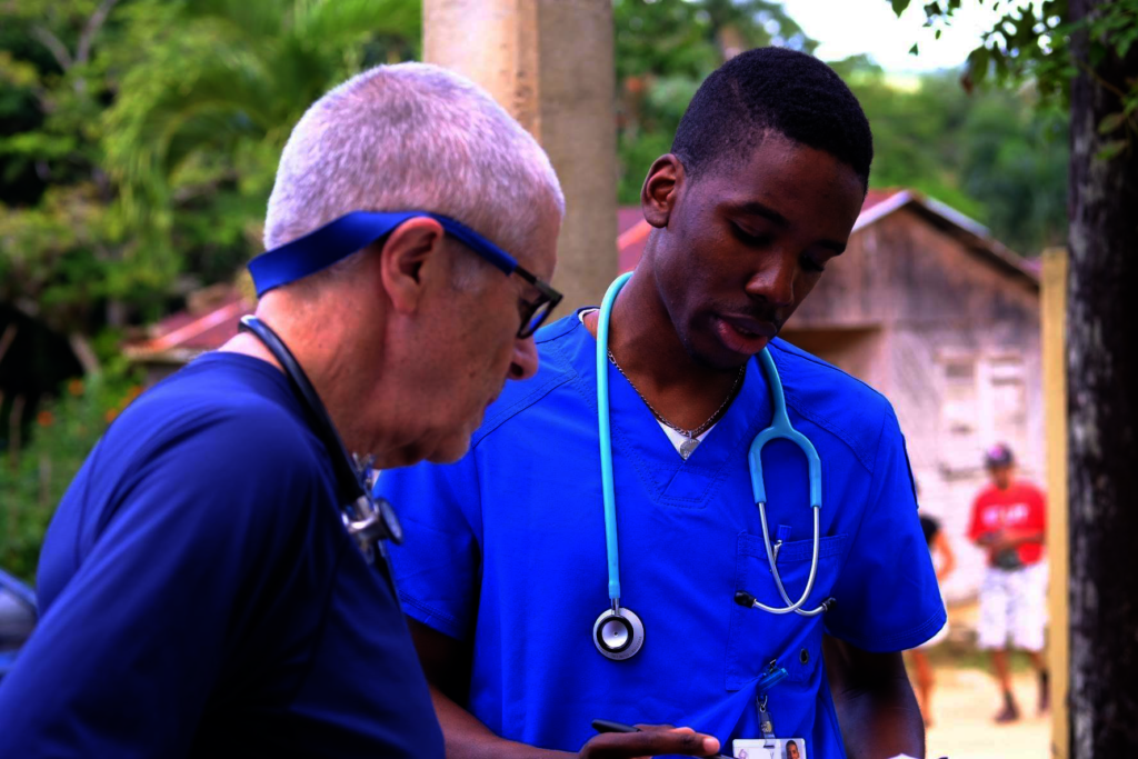Bring Life Saving Healthcare to 1000+ Dominicans