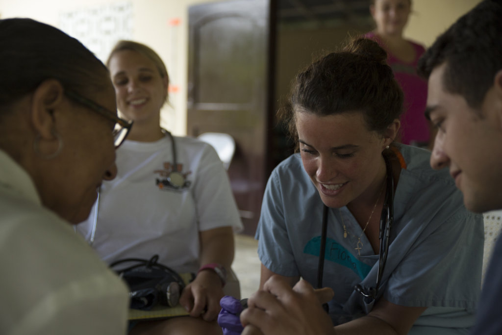 Bring Life Saving Healthcare to 1000+ Dominicans
