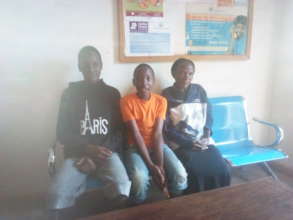 A woman and her two sons abandoned by the husband