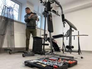 Damian installs a gym.