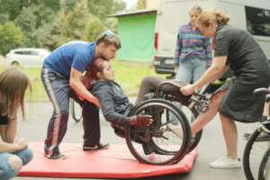 PAY IT FORWARD - Knowledge and Fun