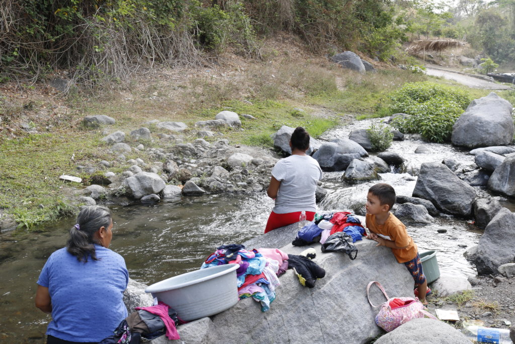 Access to water for 45 families in El Salvador