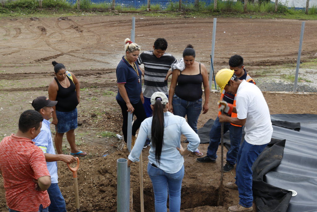 Access to water for 45 families in El Salvador