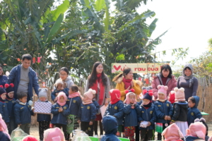 Giving gift to children