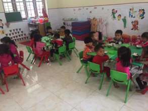 Lunch time at Ban La school site