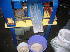 Oil pressing.