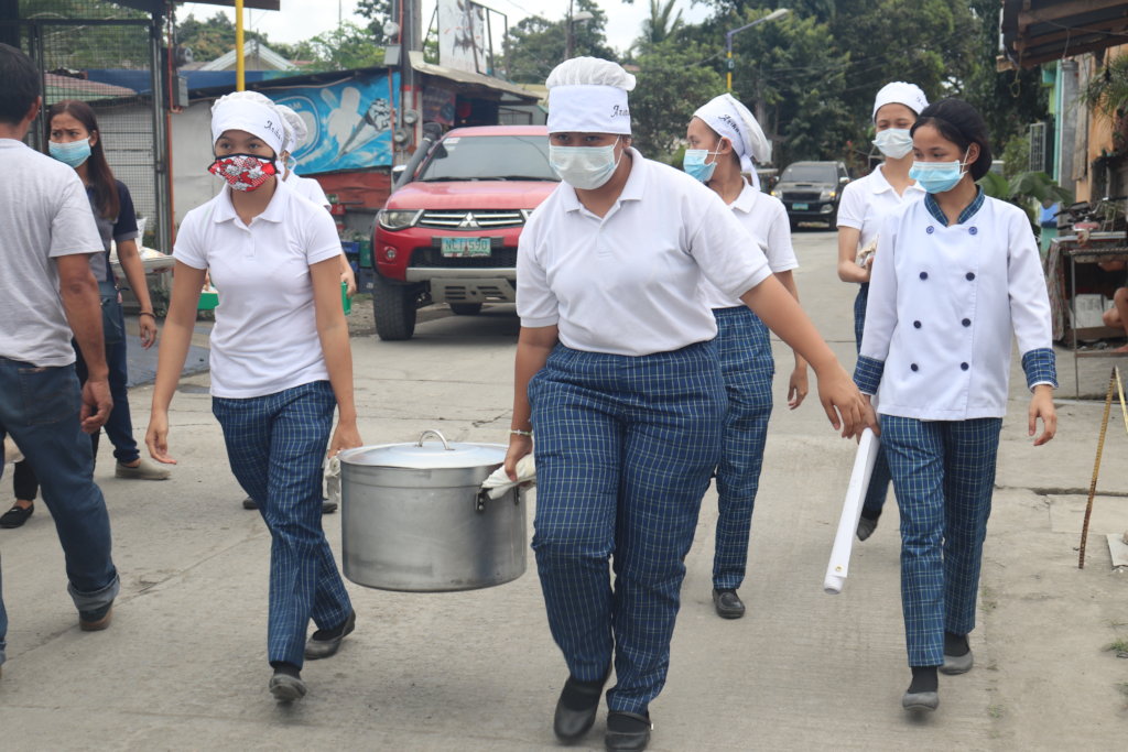 Give 200 young women access to online learning