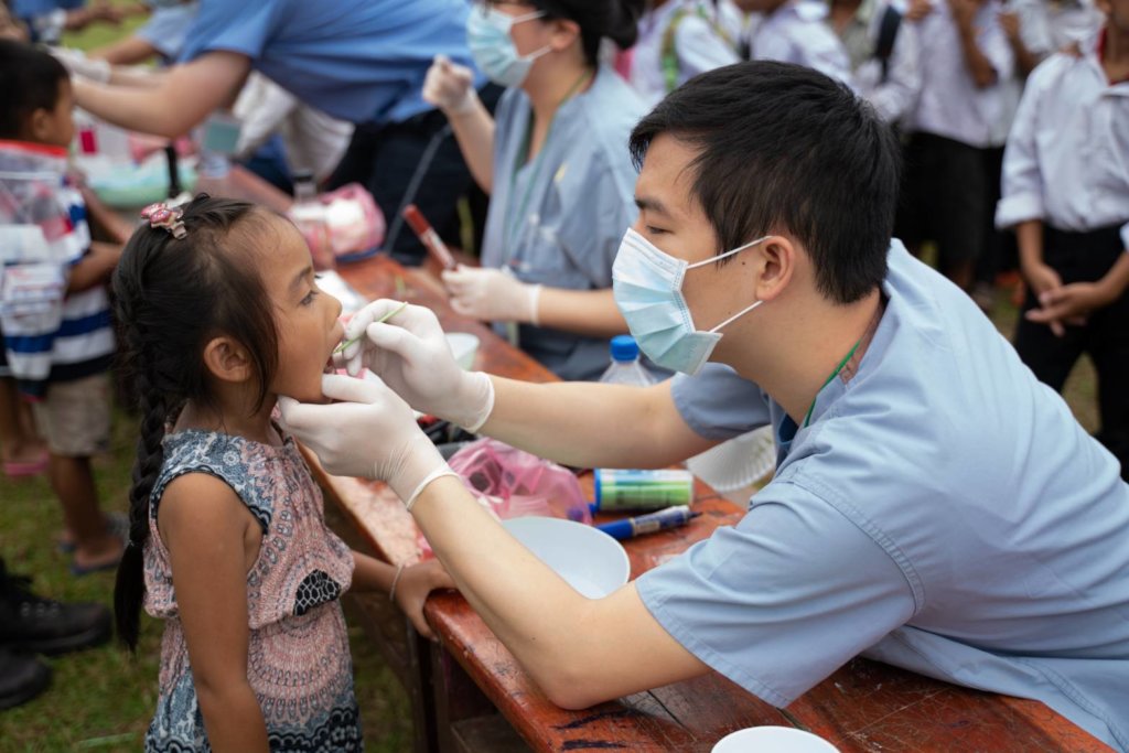 Give 1,000 Thai children a beautiful smile