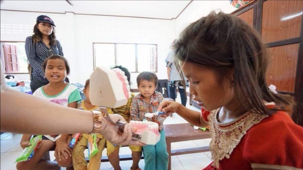 Give 1,000 Thai children a beautiful smile