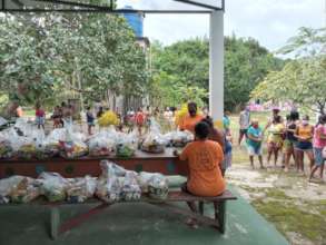 Food supplies donated to Santo Antonio community