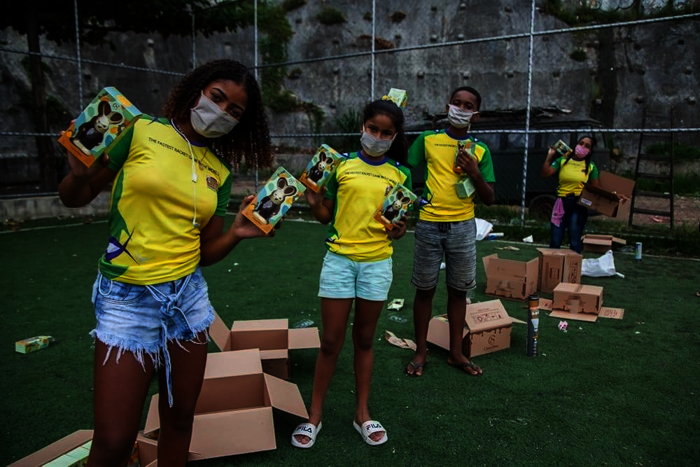 Empower kids and families in Rio to battle Covid