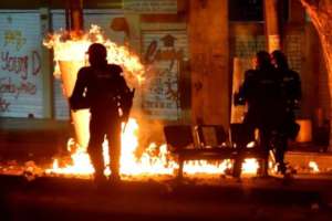 Police is being attacked, and BURNED