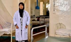 Hamda works with severely malnourished children