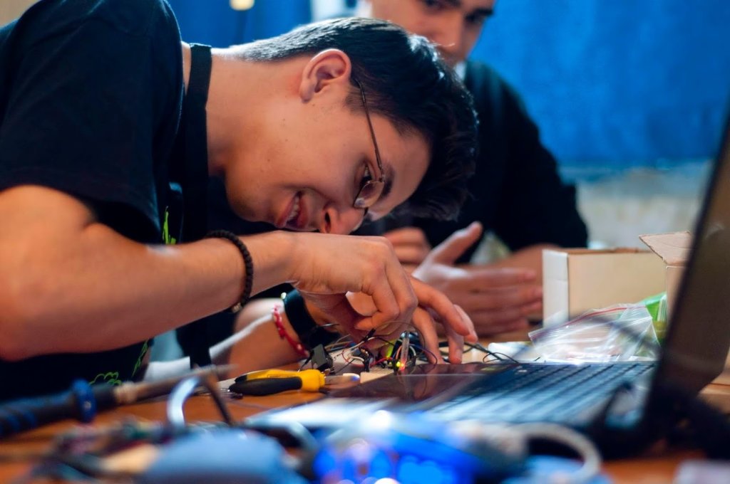 Help 12 locals start a digital career in Vratsa