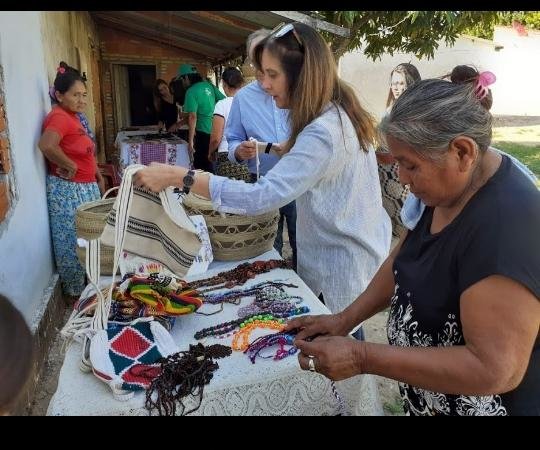 Building resilience for the Qom artisans