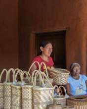 Building resilience for the Qom artisans