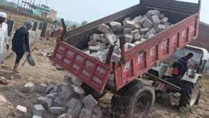 Big stones to protect against rainwater