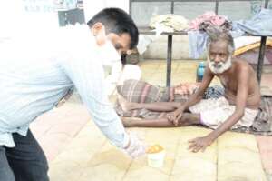 Donating_Food_for_Homeless_in_kurnool