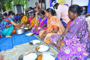 Feeding the homeless elderly persons in india