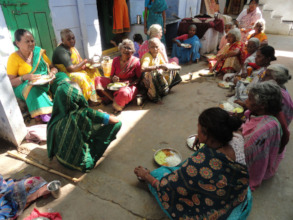 feeding the hungry homeless elderly persons india