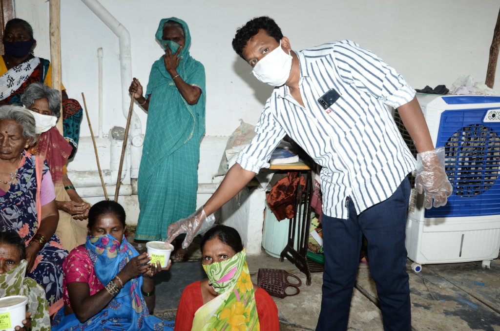 Feed the Hungry Homeless People in India