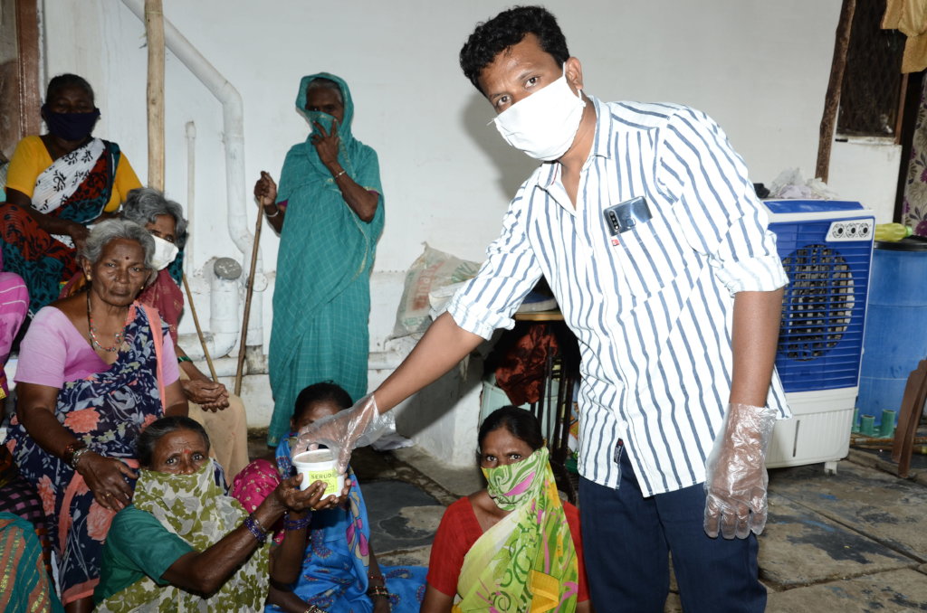 Feed the Hungry Homeless People in India