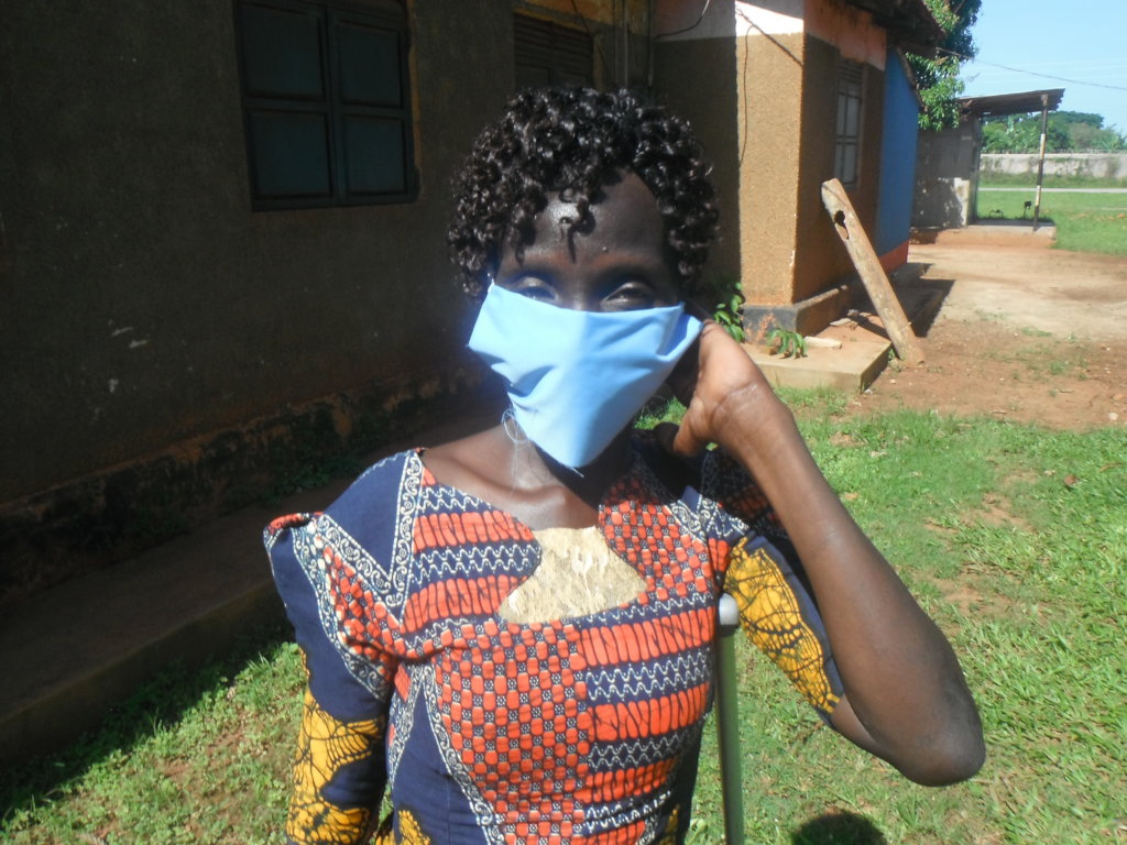 Help Mama Cave to produce Mama Masks in Uganda!