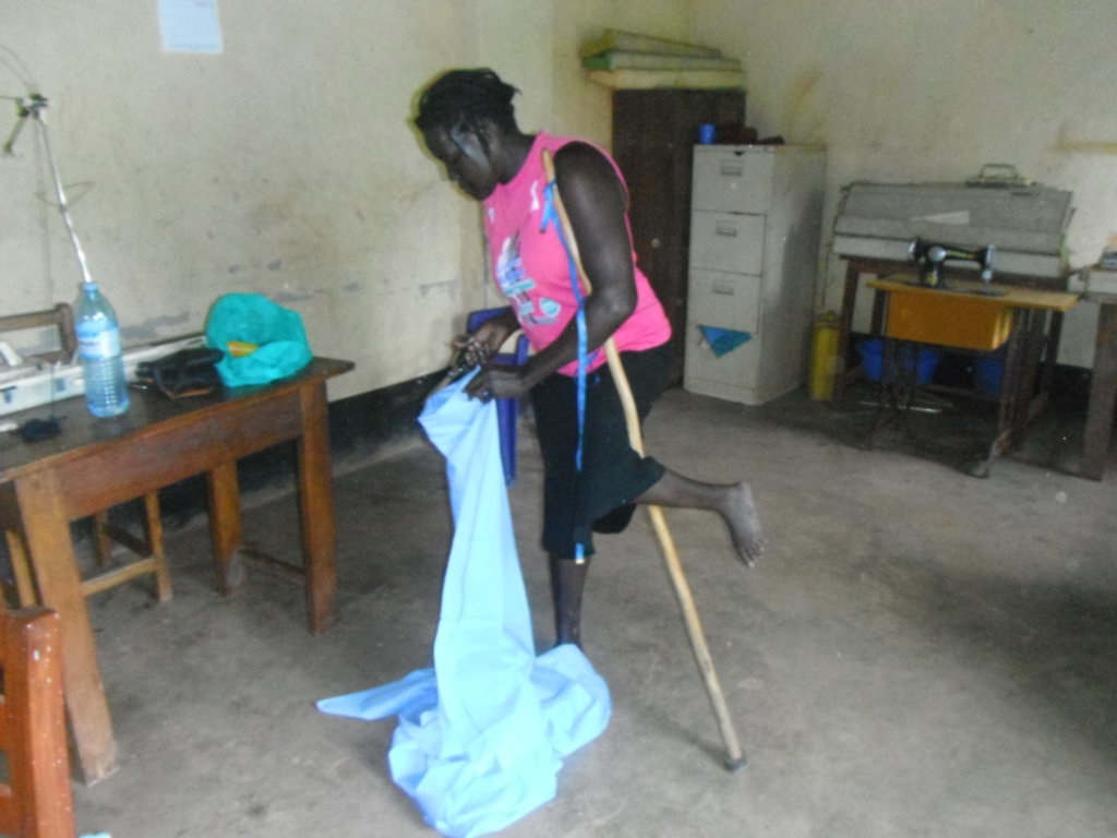 Help Mama Cave to produce Mama Masks in Uganda!