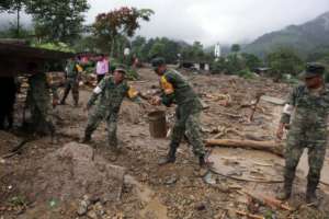 soldiers helping