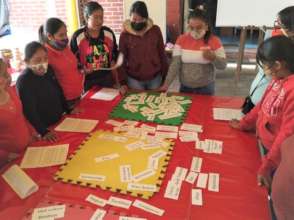 Sorting food - green, yellow, red groups