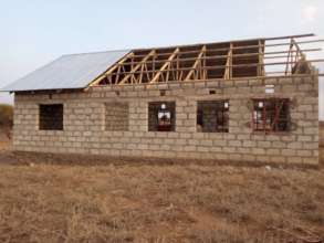 Kiruru new primary school roof being installed