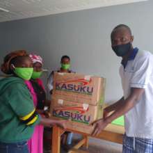 1,000 facemasks being given to the Rotaract Club