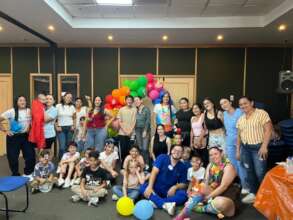Celebrando la alegria de ser ninos